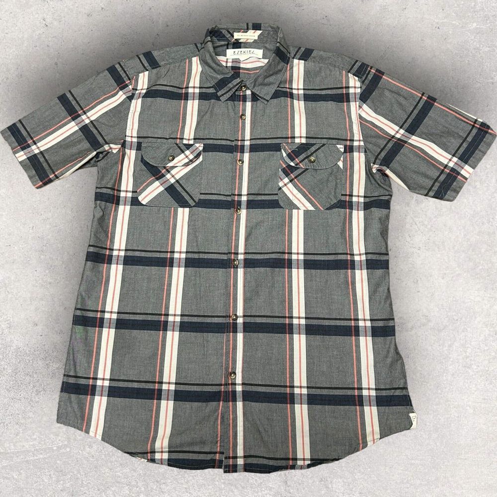 Ezekiel Short Sleeve Button Up Plaid‎ Comfortable Fits Large Multicolor